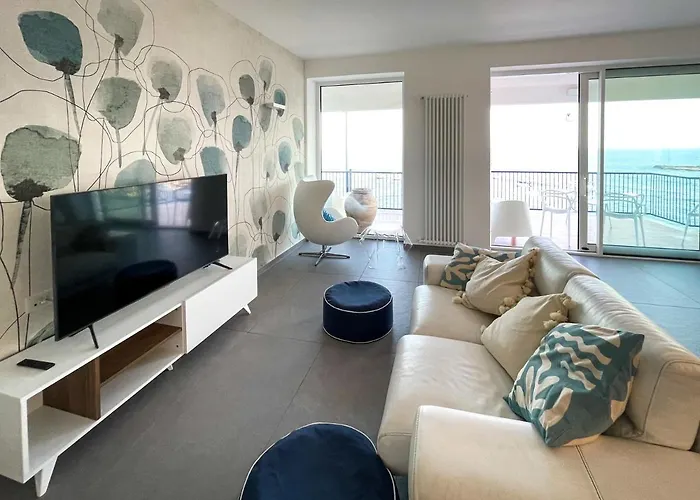 Mareincasa アーチ・カステッロ